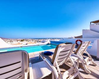 Lava and Sea - Private pool, BBQ and amazing sea views By Lanzarote Vacation Homes - Playa Blanca - Uima-allas