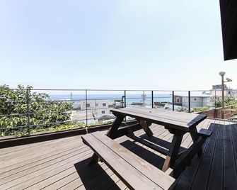 Prada Hotel Yeongdeok - Yeongdeok - Balcón