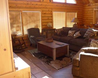 View the Spanish Peaks from Rocky Mountain High! - La Veta - Sala de estar