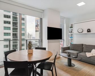 New Luxury Downtown Apartment - Gym Pool Workspace - Miami