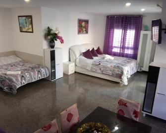 Guest House Lana Denia - Denia - Bedroom
