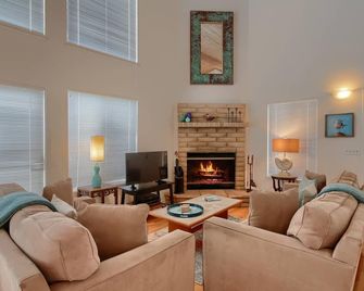 Wonderful Cambria Oceanview Home Within Walking Distance to the Sea - Cambria - Sala de estar