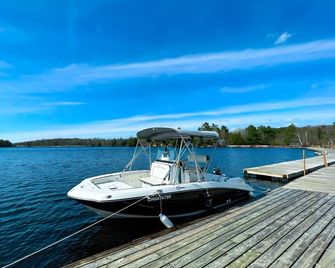 Ahmic Lake Resort - Magnetawan