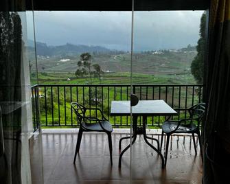The Wooden Springs - Ooty - Balcón