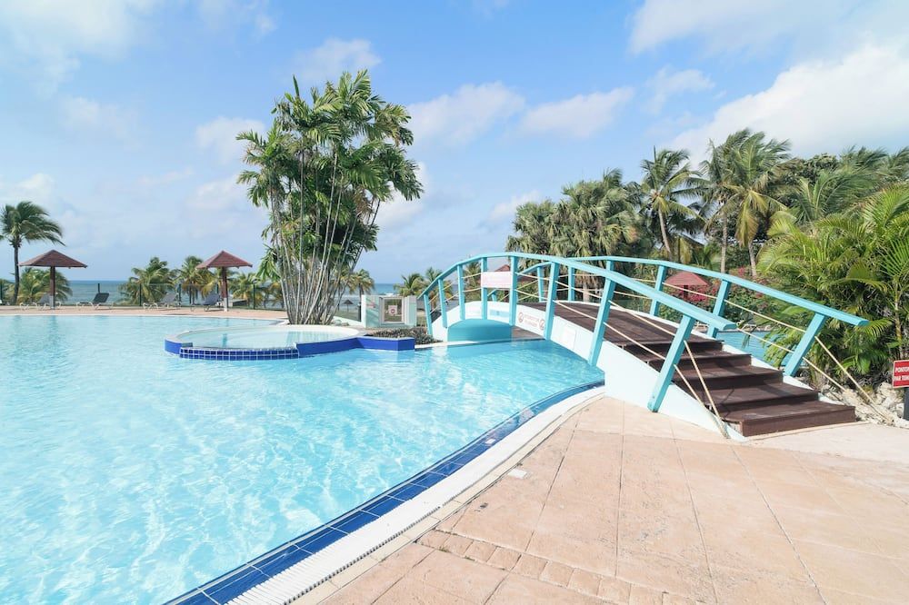 Village Pierre & Vacances Sainte Anne - סנט אן - בריכה