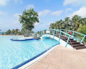 فيلاج سانت آن بير أيه فاكانس - سانت آن - حوض السباحة