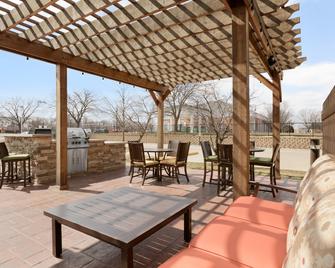 Homewood Suites by Hilton Toledo - Maumee - Maumee - Binnenhof