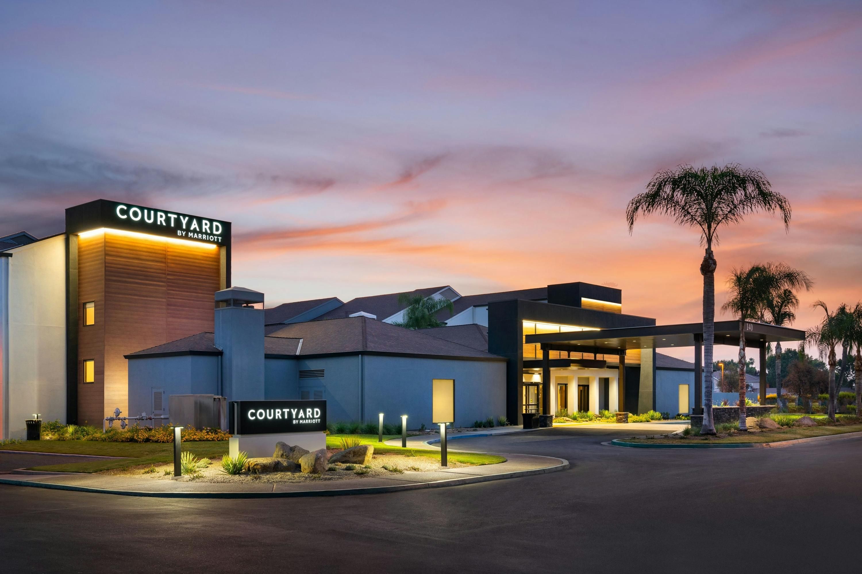 Courtyard by Marriott Fresno - פרסנו - בניין