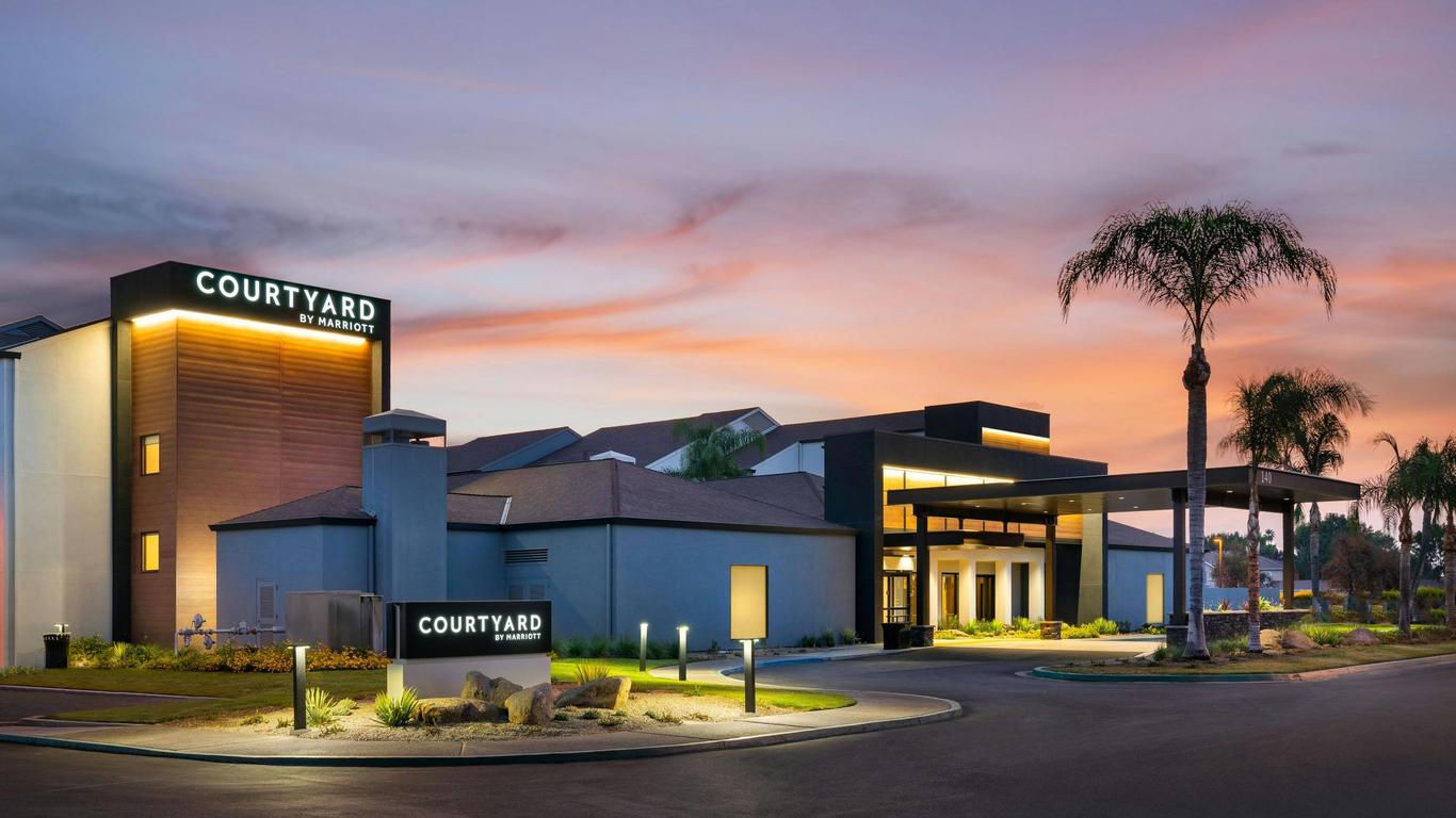 Courtyard by Marriott Fresno