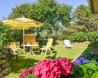 Single room no. 4 floors shower-WC - Pension Haus Christine - Sylt - Patio