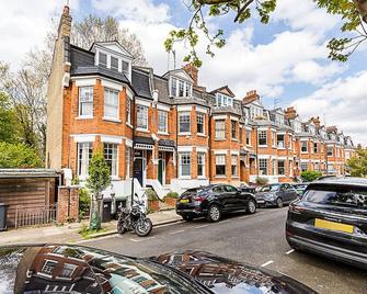 Stylish Hideaway Flat at Milton Park Highgate - London - Building
