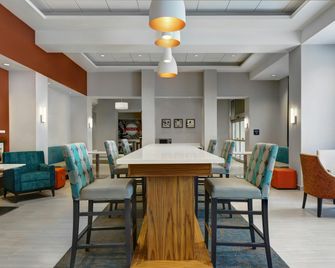 Hampton Inn & Suites by Hilton Belleville - Belleville - Restaurante