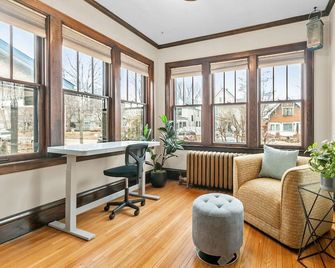 Lyndale Pleasant Getaway - Minneapolis