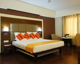 Hotel Moonlit Regency - Thodupuzha - Bedroom