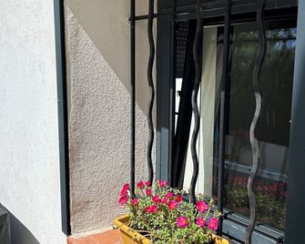 Maison, Jardin, piscine parking près d'Aix Centre - Venelles
