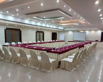 Shelter Hotel - Lucknow - Meeting room