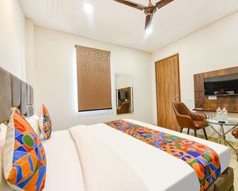 Fabhotel Globe Inn - Ludhiana - Slaapkamer