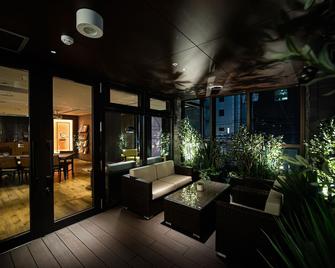 Grids Premium Hotel Osaka Namba - Osaka - Patio