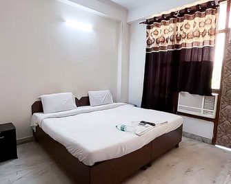 Roomshala 117 Shubham Residency - Noida - Schlafzimmer