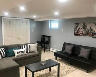 Newly Renovated! Lucas 1br Apt Near Jfk/Lga - Queens - Living room