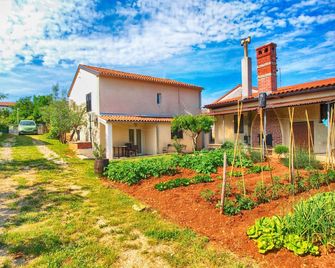 Apartment Padulj 1365 - Пула - Будівля