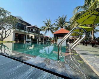 Hoi An Riverside Bamboo Resort - Hoi An - Pool