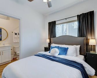 Fast Walk to At&t Stadium + Premium Location for Fifa World Cup - Arlington - Bedroom