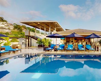 Radisson Hotel Kandy - Kandy - Piscina