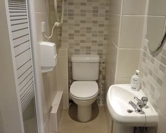 The Prince Consort - Southampton - Bathroom