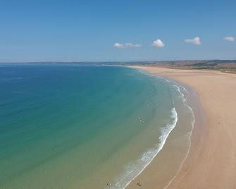 Studio In Manor House With Sea View - Les Pieux - Playa