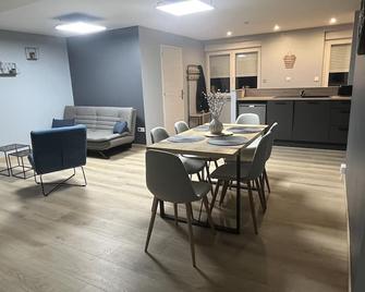 Charmant apt Cosy 5min de Colmar - Sainte-Croix-en-Plaine - Comedor