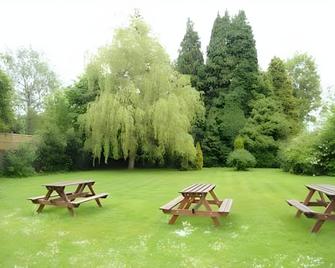 Wimblehurst Hotel - Horsham - Патіо