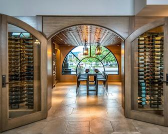 Delta Hotels by Marriott Grand Okanagan Resort - Kelowna - Dining room