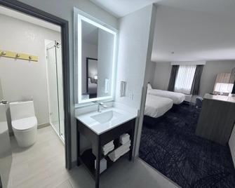Clarion Pointe - Shreveport - Bedroom