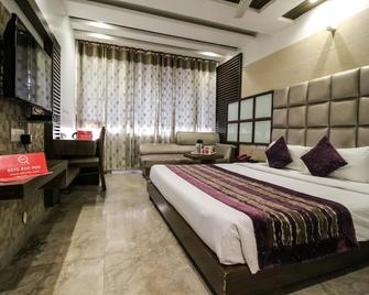 هوتل إميرالد - تشانديغاره - غرفة نوم