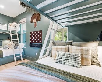 Firefly Farms | Private Lake, Hot Tub & Game Barn - Thomaston