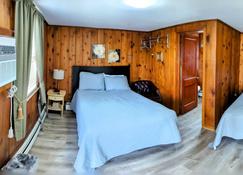 Room 3 - Riverside Motel - 2 Queen Beds - Lewiston - Habitación
