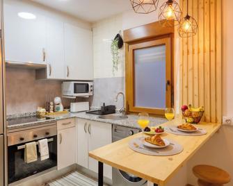 Apartamentos céntricos Apartastur26 - Oviedo - Kitchen