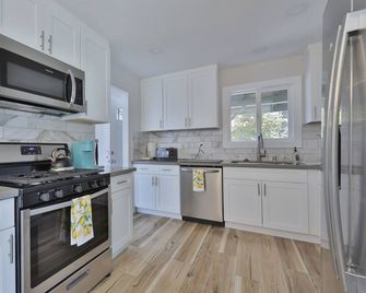 Relax & Unwind in Rancho - Huge Yard - Near Folsom - Rancho Cordova - Keittiö