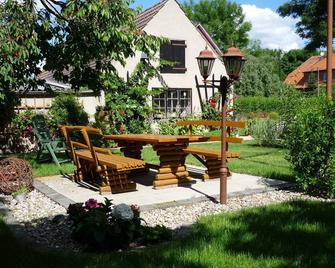 Paradise On The Small Sea, 77sqm, In 2 Minutes On The Beach - Sietow - Patio