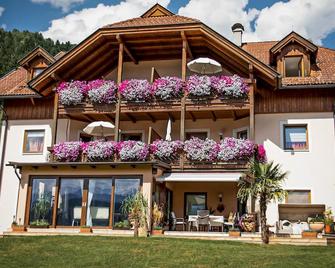 Ferienwohnungen Seerose in Dellach direkt am Millstätter See - Millstatt - Edificio