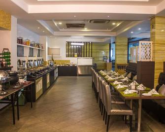 Club Mahindra Hatgad - Nashik - Restaurante