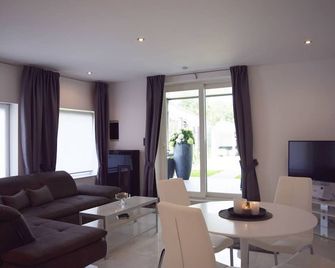 Your luxurious Zenn home with jacuzzi - Bilzen - Soggiorno