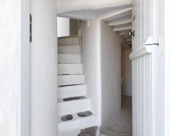 The Windmill Kimolos - Kimolos - Trappen