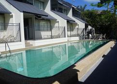 Airlie Seaview Apartments - Airlie Beach - Piscina