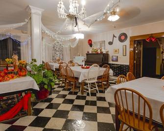 Armour's Hotel & Spa - Red Boiling Springs - Restaurante