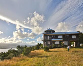 House Boat Chiloe Island - Castro - Building