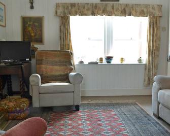 The Cottage - Plockton - Living room
