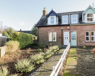 1 Alpine Place - Thornhill - Building