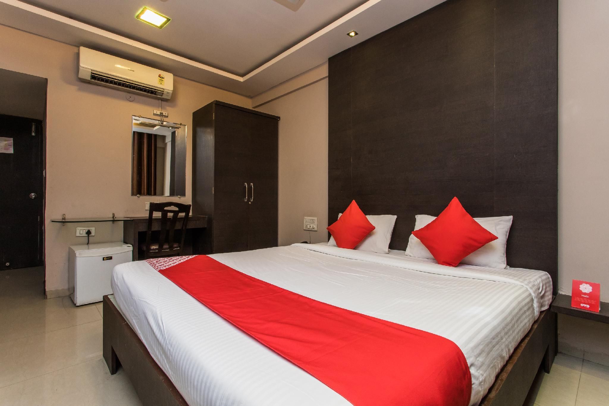 Capital O Ind013 Hotel Swaroop Inn - אינדור - חדר שינה